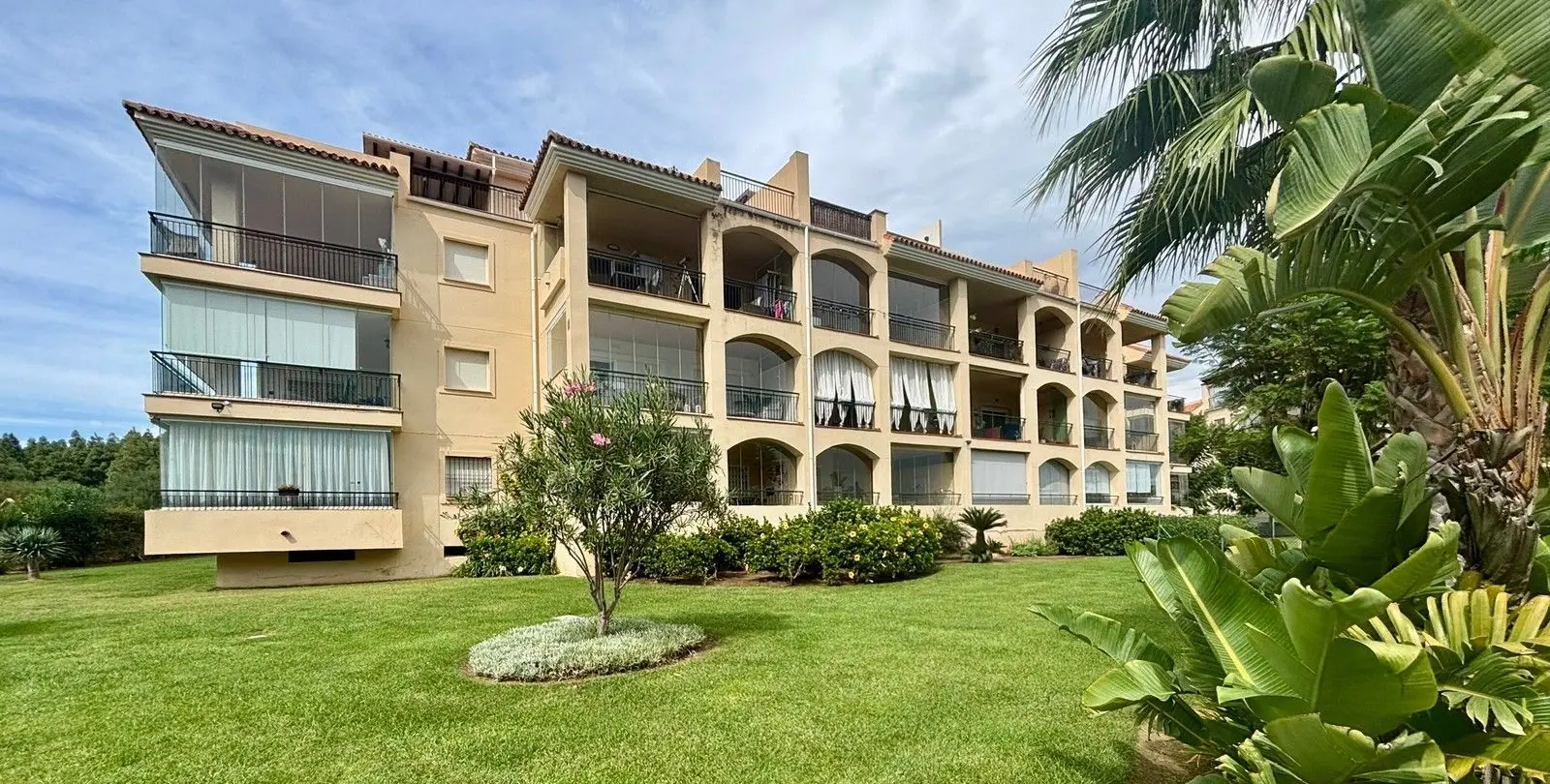 Sale of ground floor apartment in Mijas Costa 2