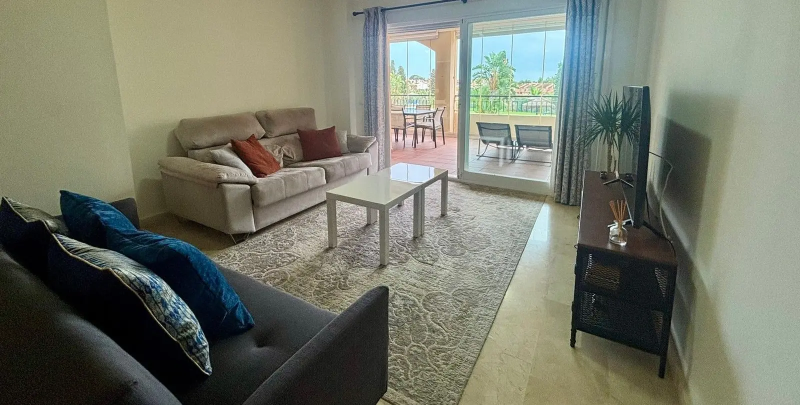 Sale of ground floor apartment in Mijas Costa 11