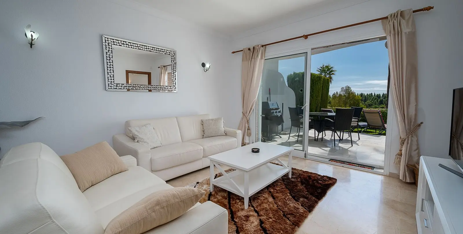 Продажа апартаментов на первом этаже в Mijas Costa 7