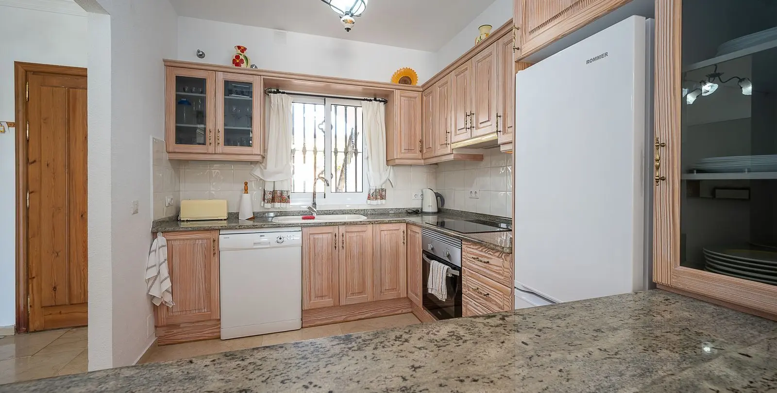 Продажа апартаментов на первом этаже в Mijas Costa 13