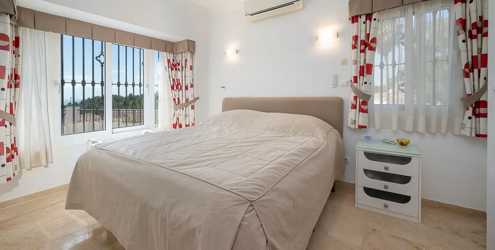 Продажа апартаментов на первом этаже в Mijas Costa 14
