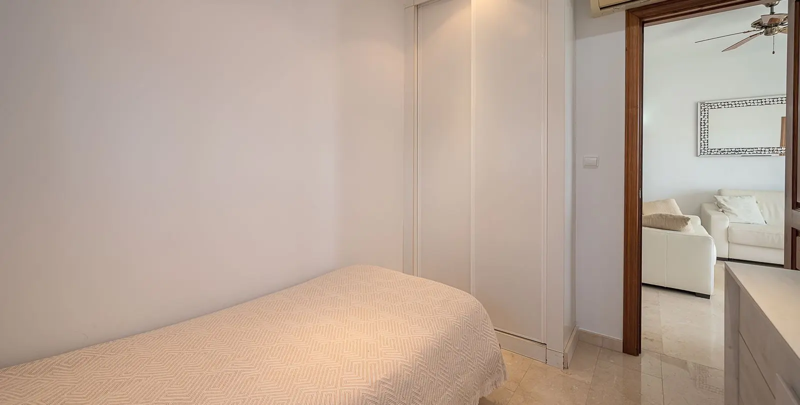 Продажа апартаментов на первом этаже в Mijas Costa 19