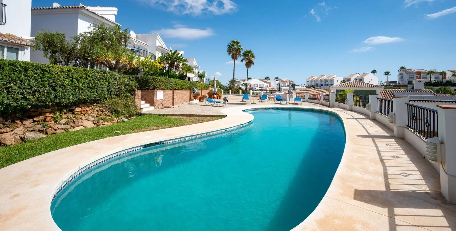 Продажа апартаментов на первом этаже в Mijas Costa 27