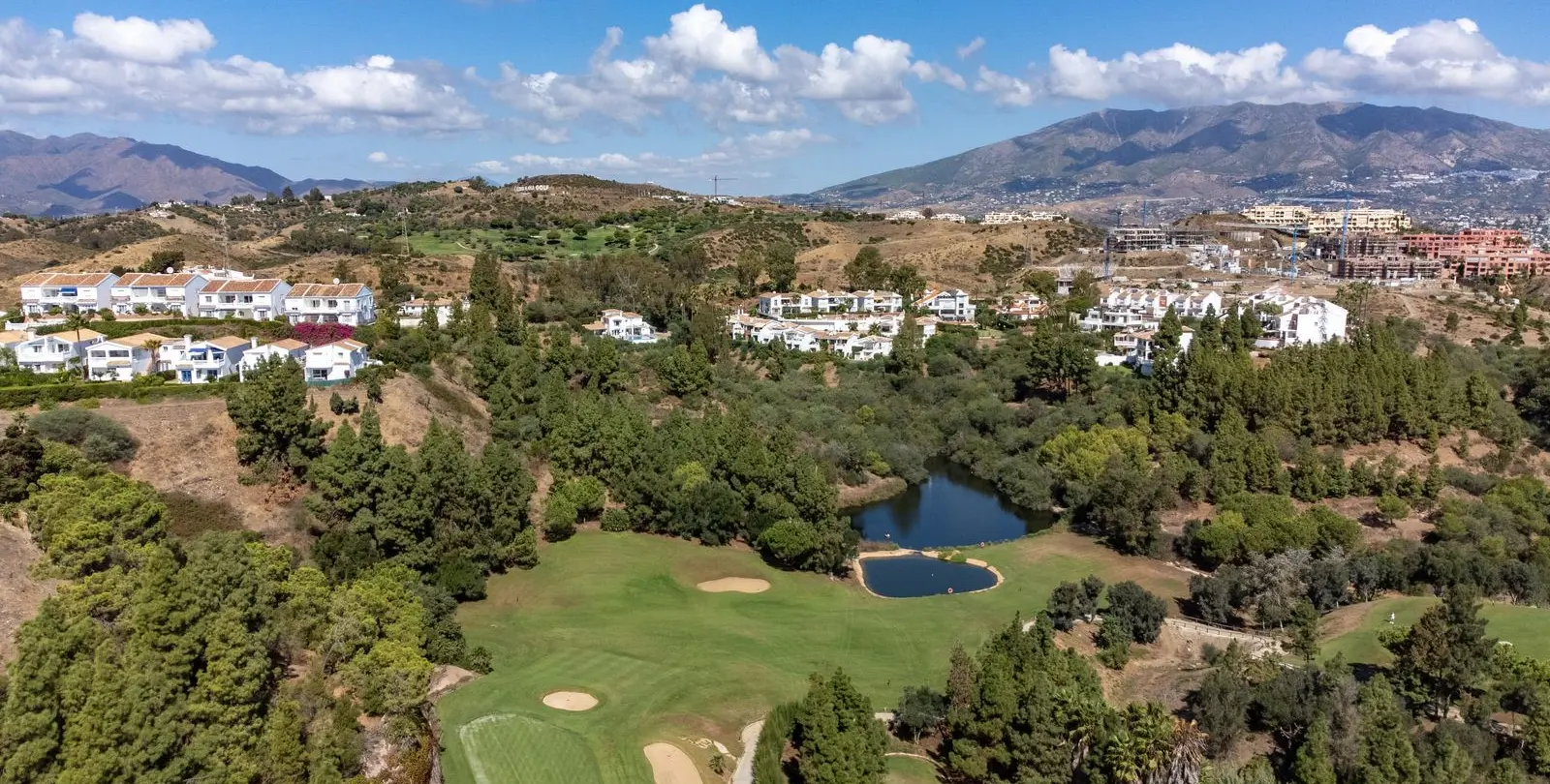 Продажа апартаментов на первом этаже в Mijas Costa 28