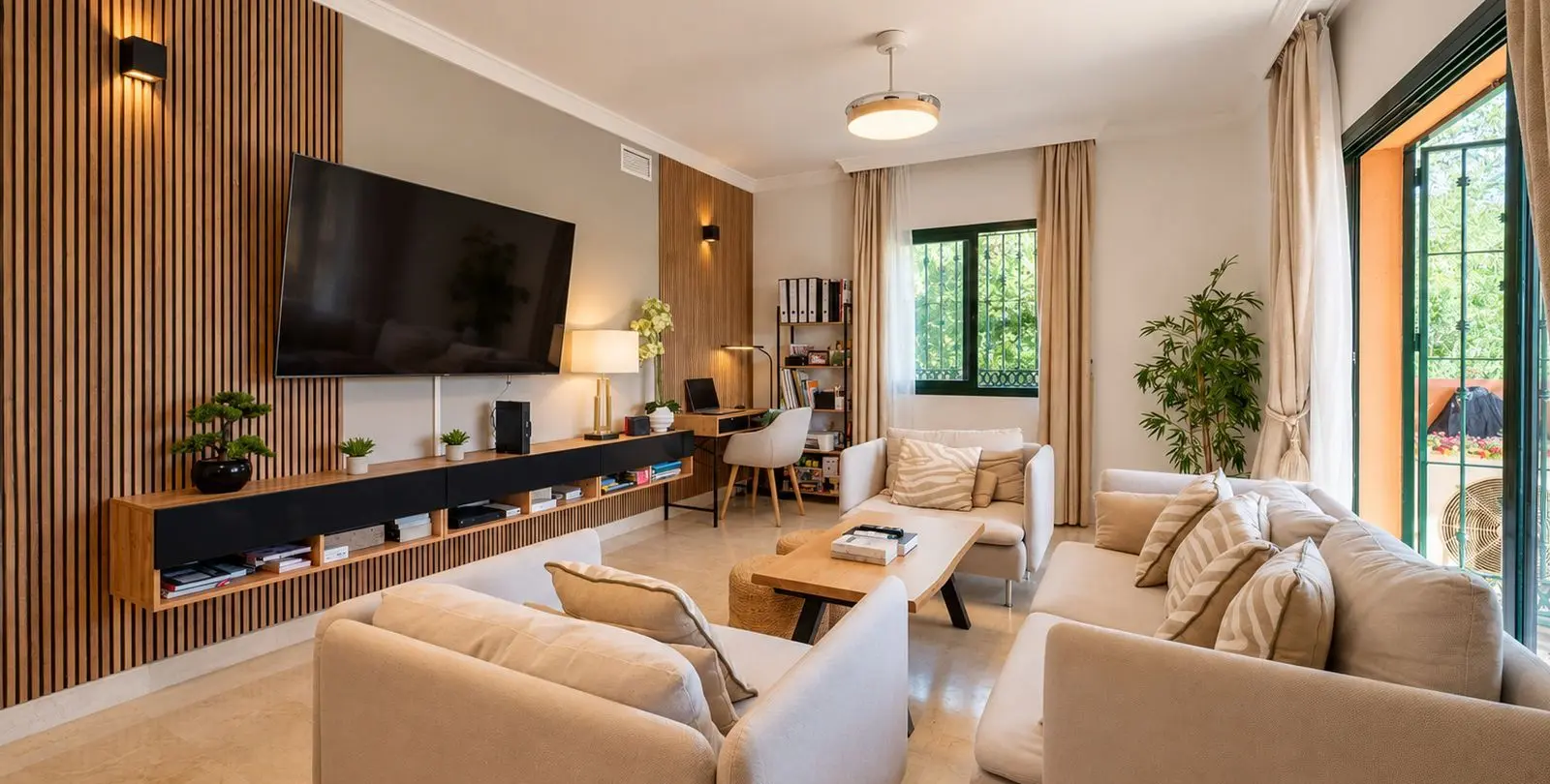 Продажа апартаментов на среднем этаже в Elviria 2