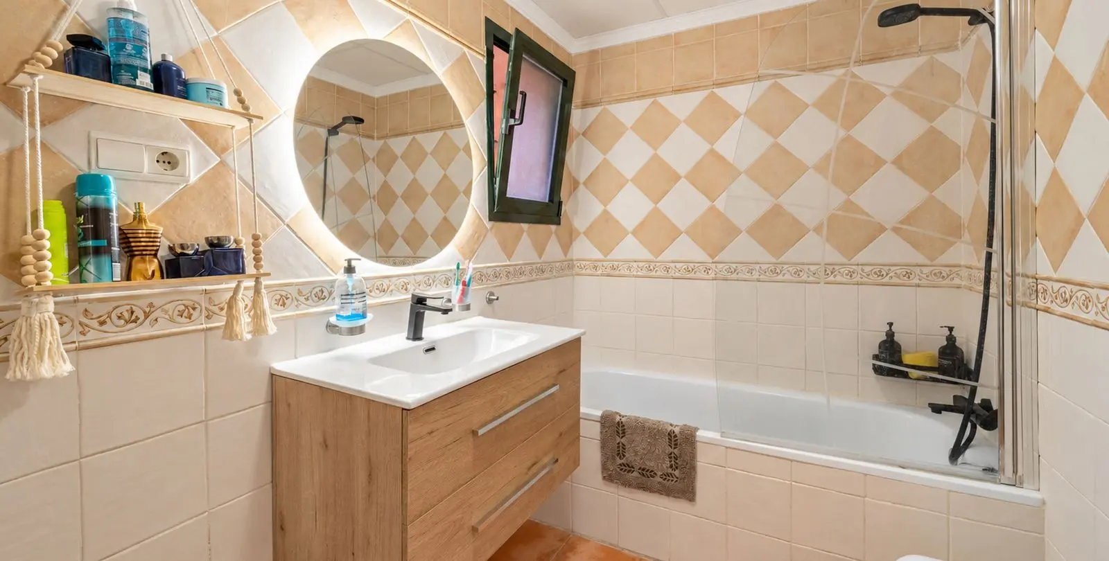 Продажа апартаментов на среднем этаже в Elviria 4