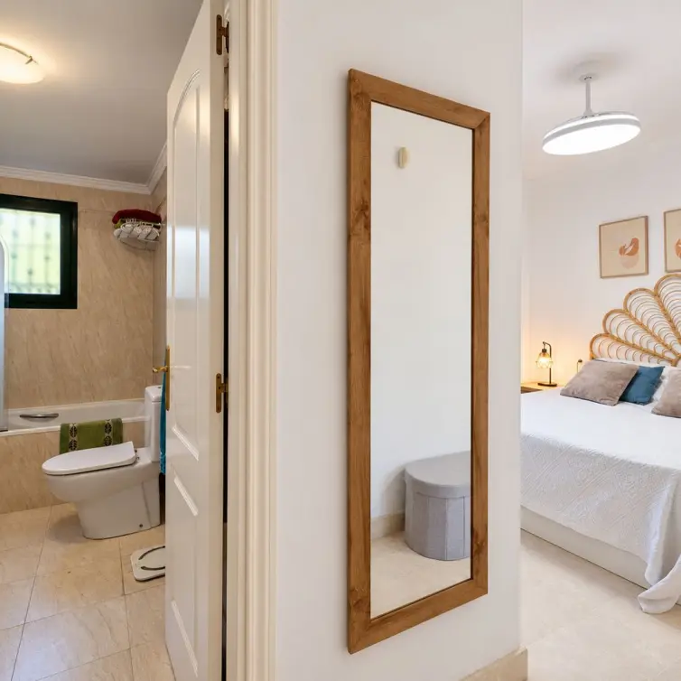 Venta de apartamento en planta media en Elviria