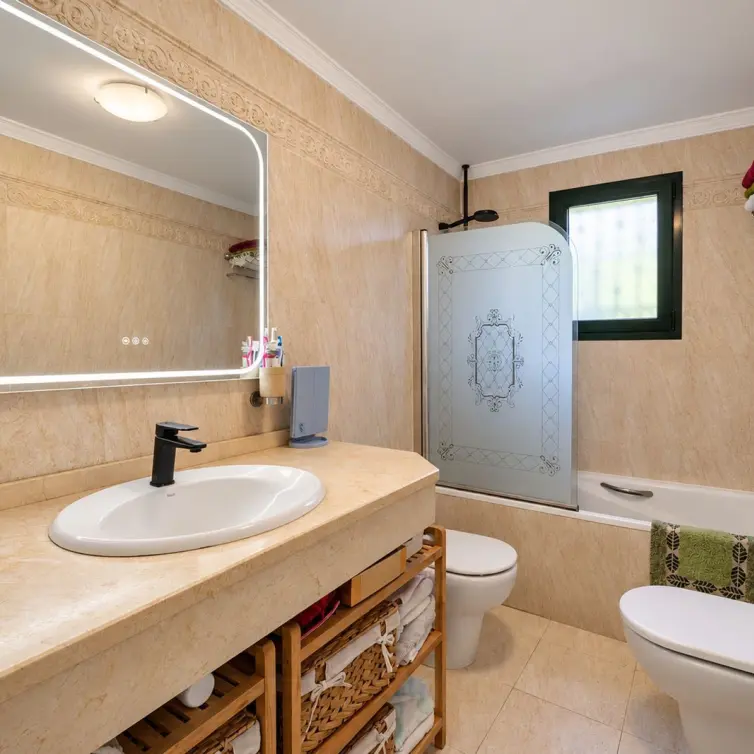 Venta de apartamento en planta media en Elviria