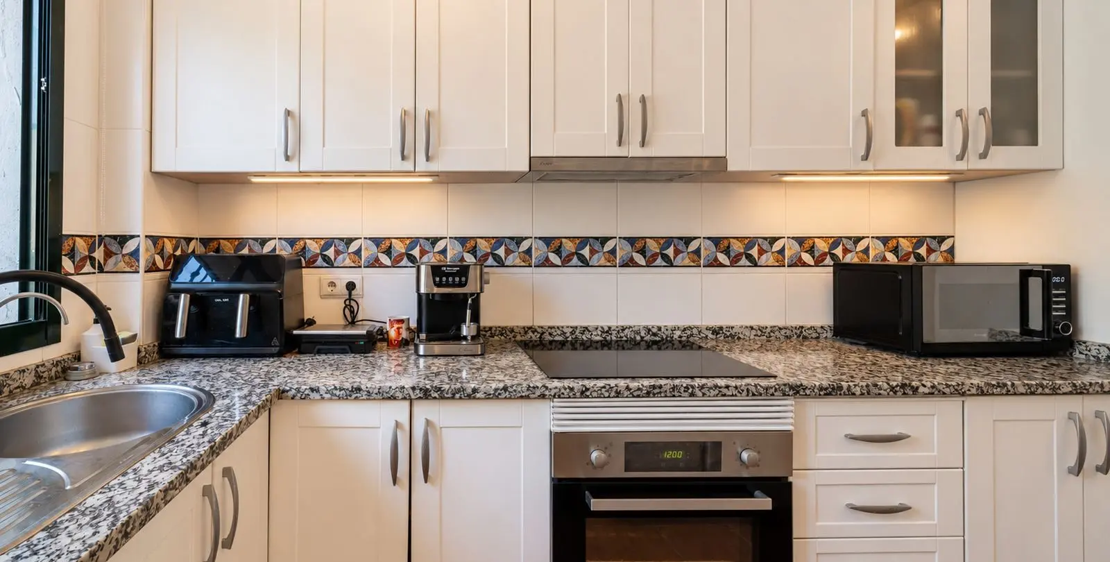 Продажа апартаментов на среднем этаже в Elviria 12
