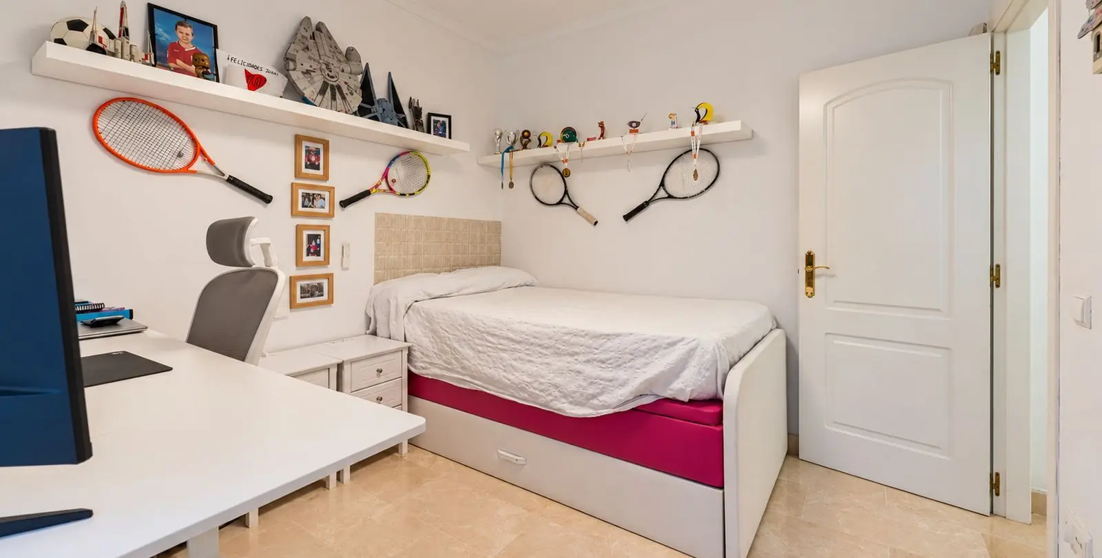 Продажа апартаментов на среднем этаже в Elviria 15