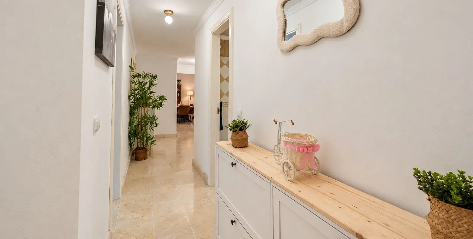 Продажа апартаментов на среднем этаже в Elviria 17
