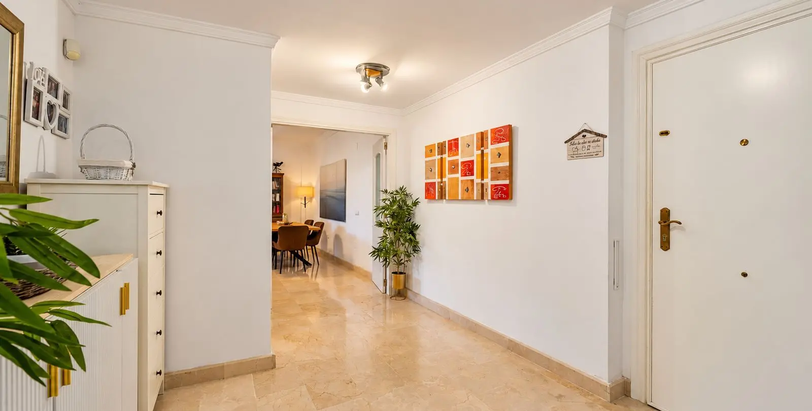 Продажа апартаментов на среднем этаже в Elviria 20
