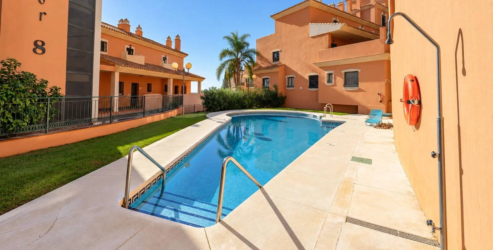 Продажа апартаментов на среднем этаже в Elviria 26