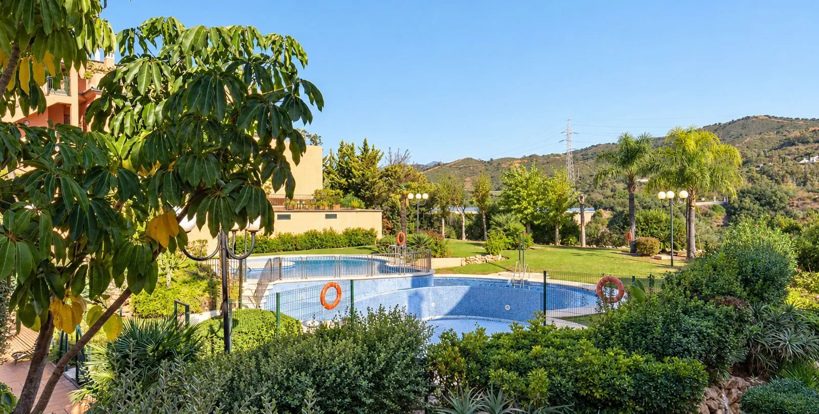 Продажа апартаментов на среднем этаже в Elviria 29