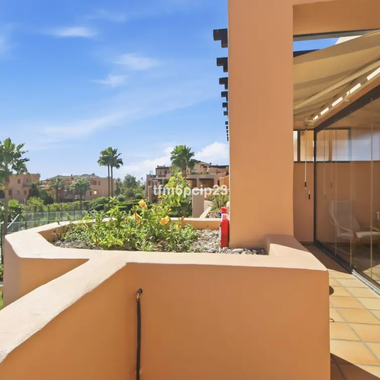Venta de apartamento en planta media en Casares Playa