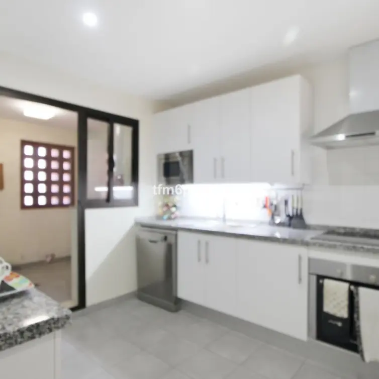 Venta de apartamento en planta media en Casares Playa