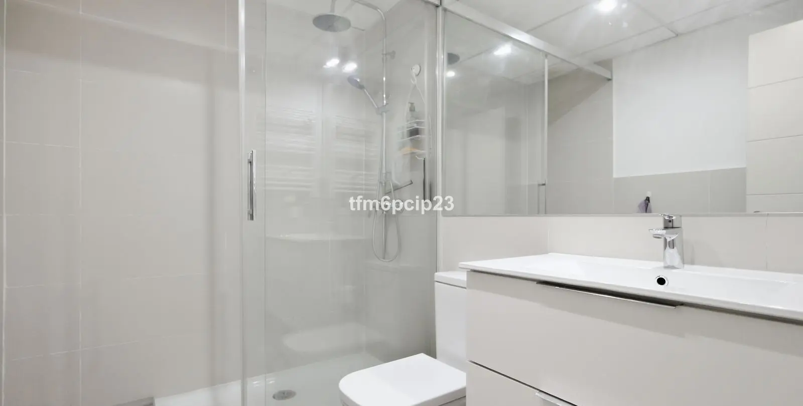 Sale of middle floor apartment in Casares Playa 19