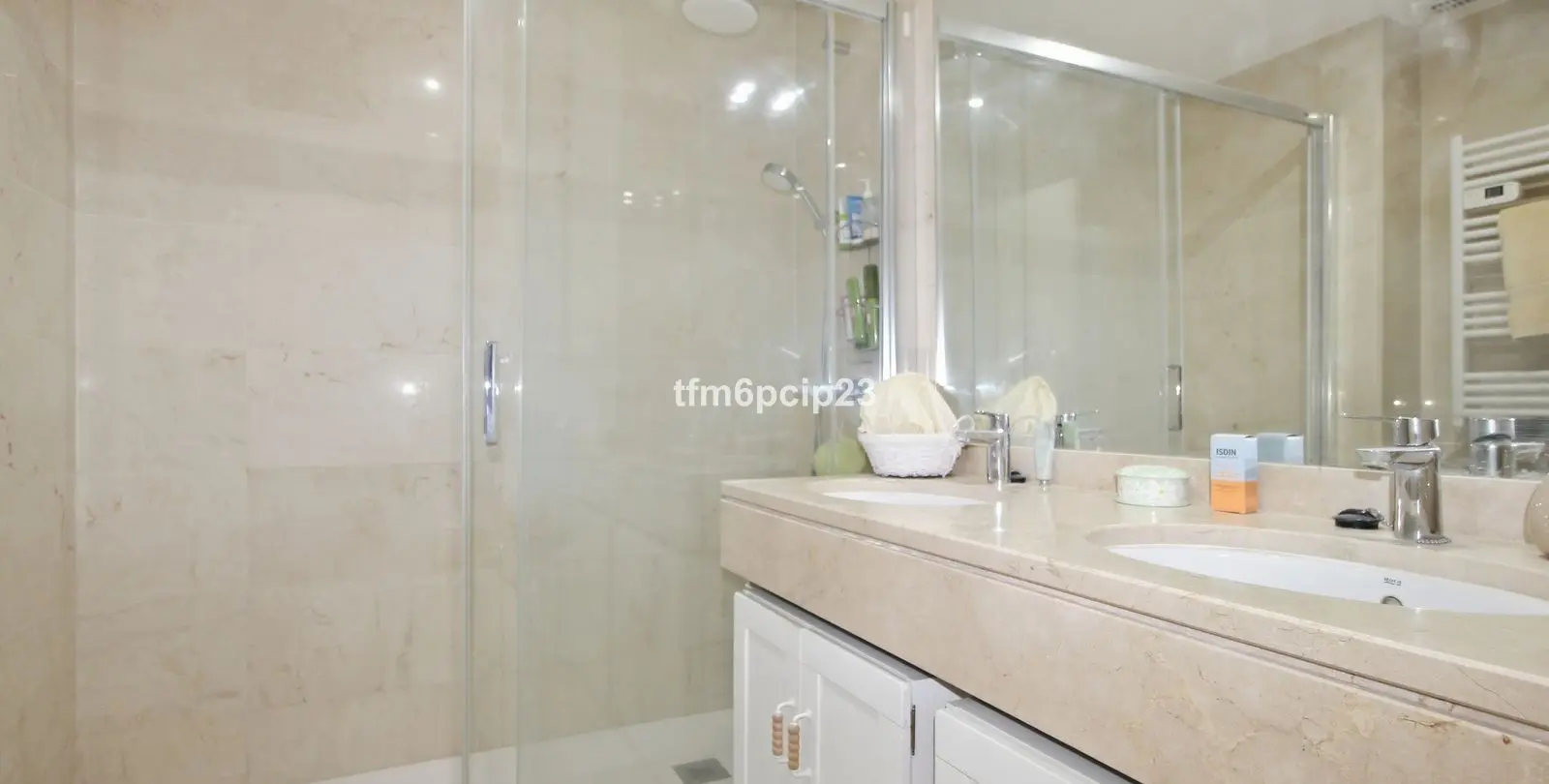 Sale of middle floor apartment in Casares Playa 20