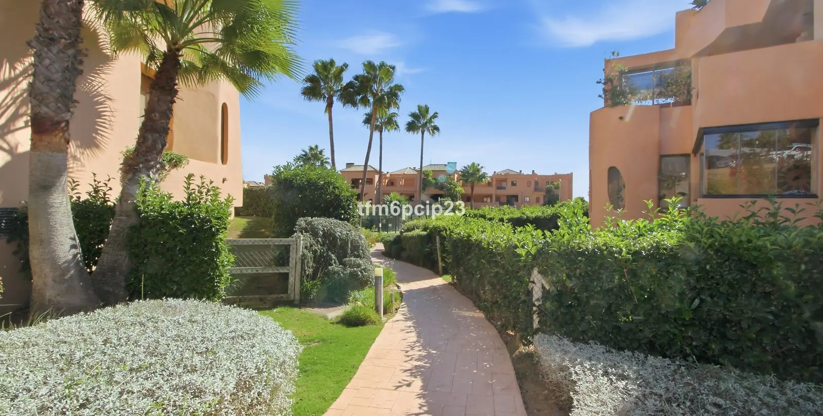 Sale of middle floor apartment in Casares Playa 24