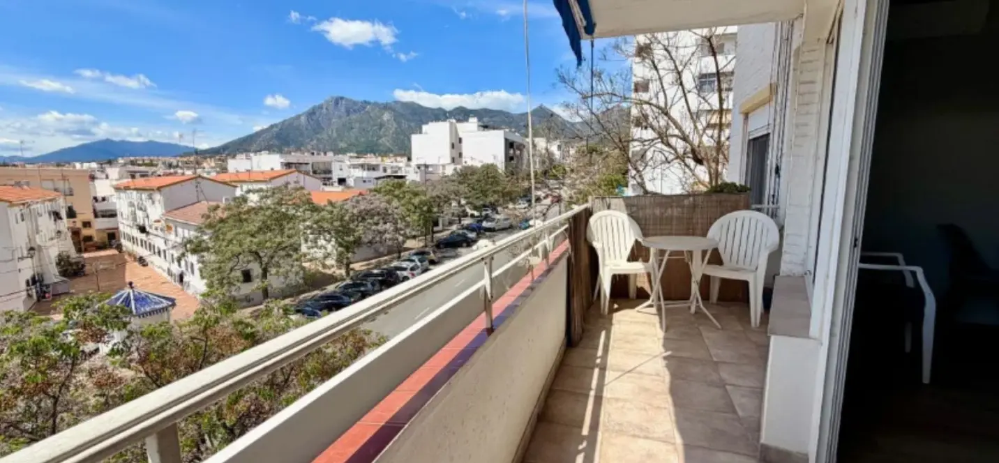 Sale of middle floor apartment in Marbella 1
