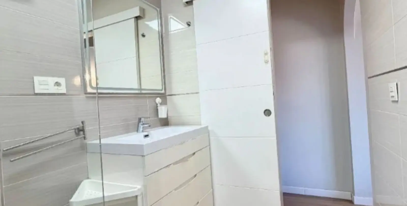 Sale of middle floor apartment in Marbella 11