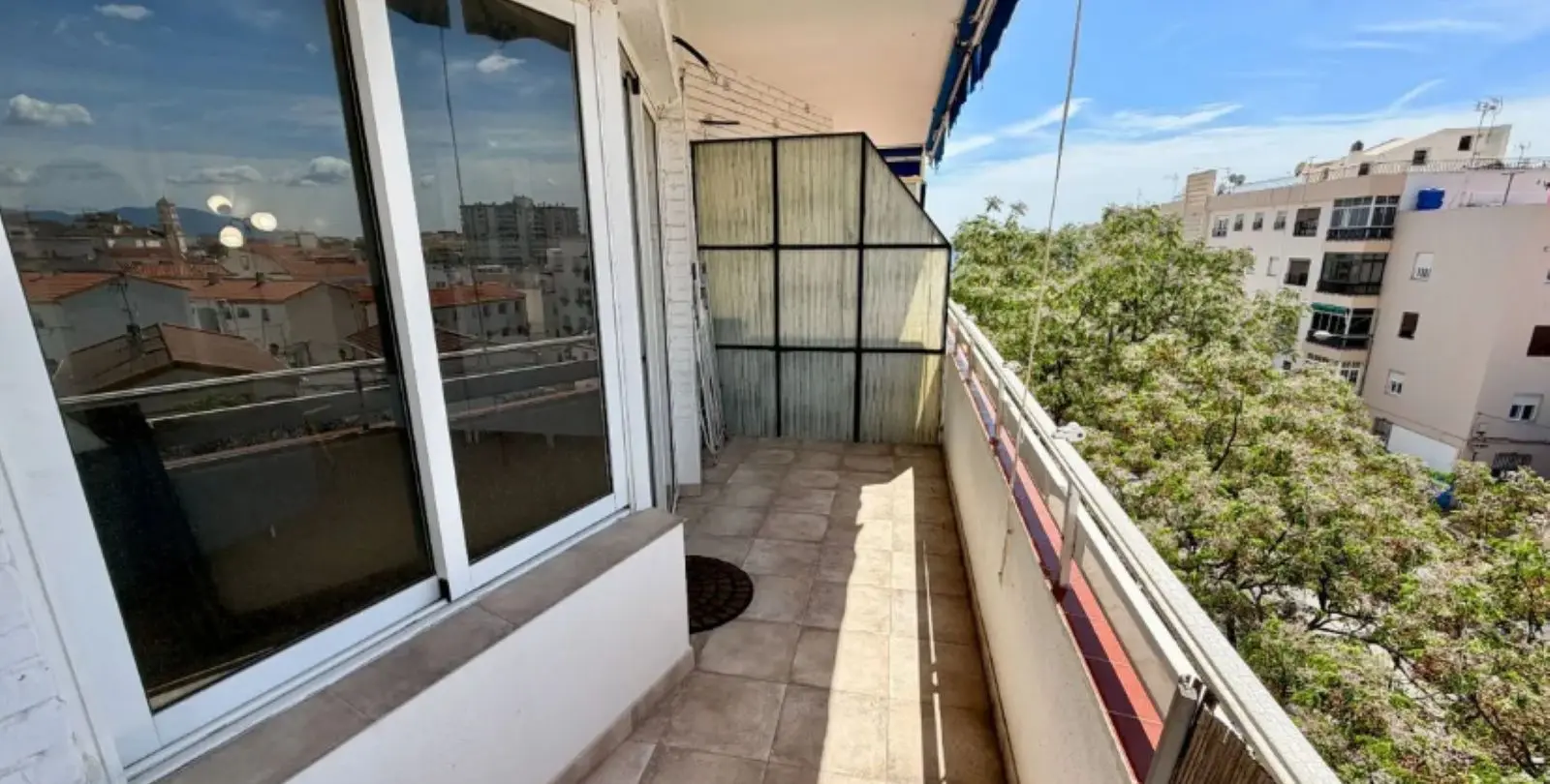 Sale of middle floor apartment in Marbella 15