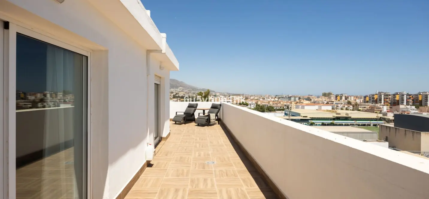 Продажа пентхауса в Las Lagunas 0