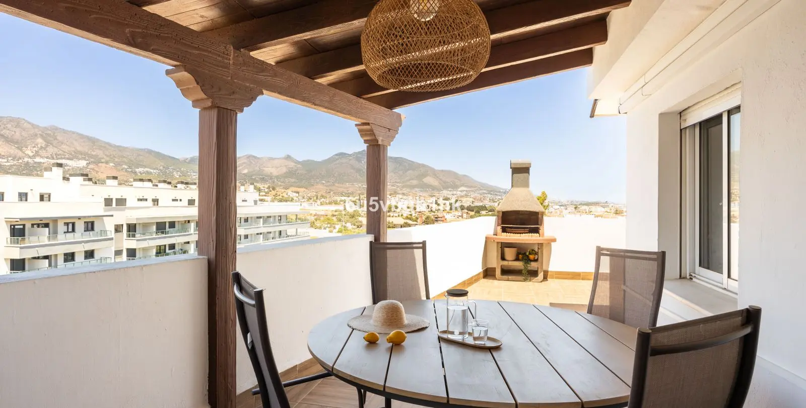 Продажа пентхауса в Las Lagunas 15