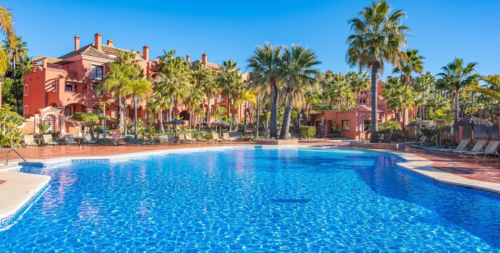 Venta de ático dúplex en Nueva Andalucía 3