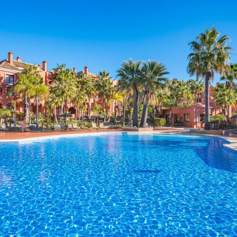 Venta de ático dúplex en Nueva Andalucía