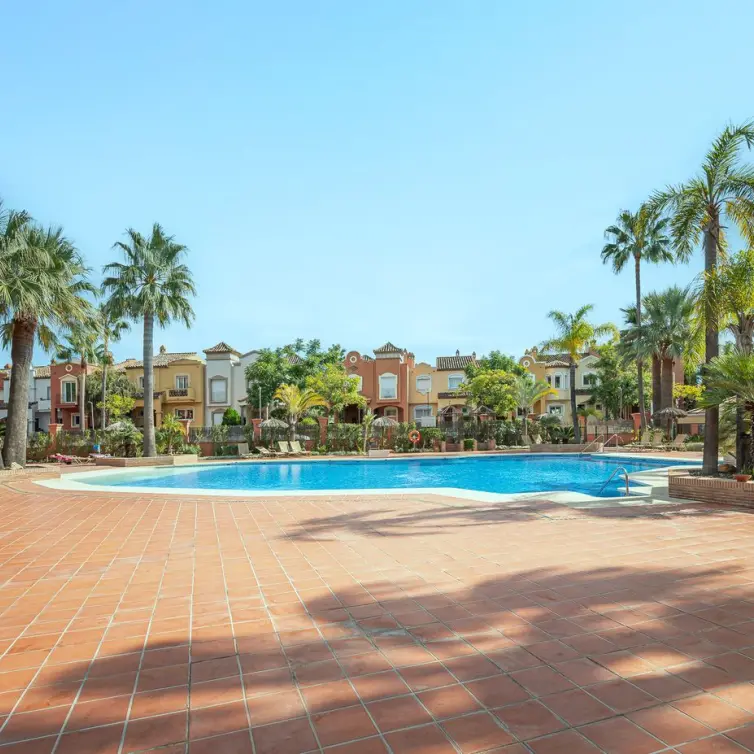 Venta de ático dúplex en Nueva Andalucía