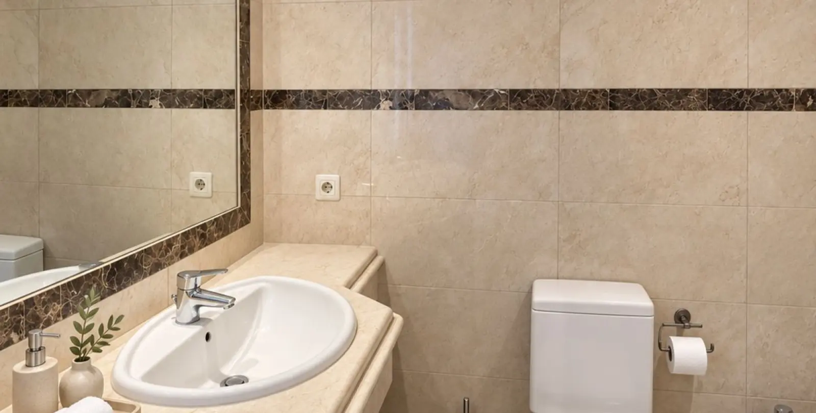 Venta de ático dúplex en Nueva Andalucía 9