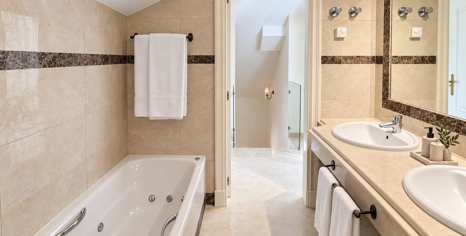 Venta de ático dúplex en Nueva Andalucía 14