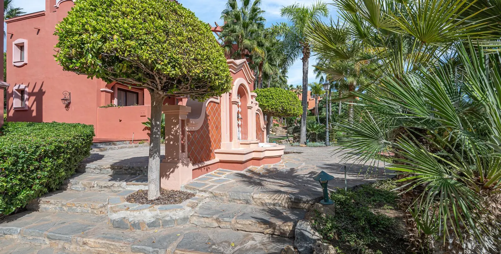 Venta de ático dúplex en Nueva Andalucía 21