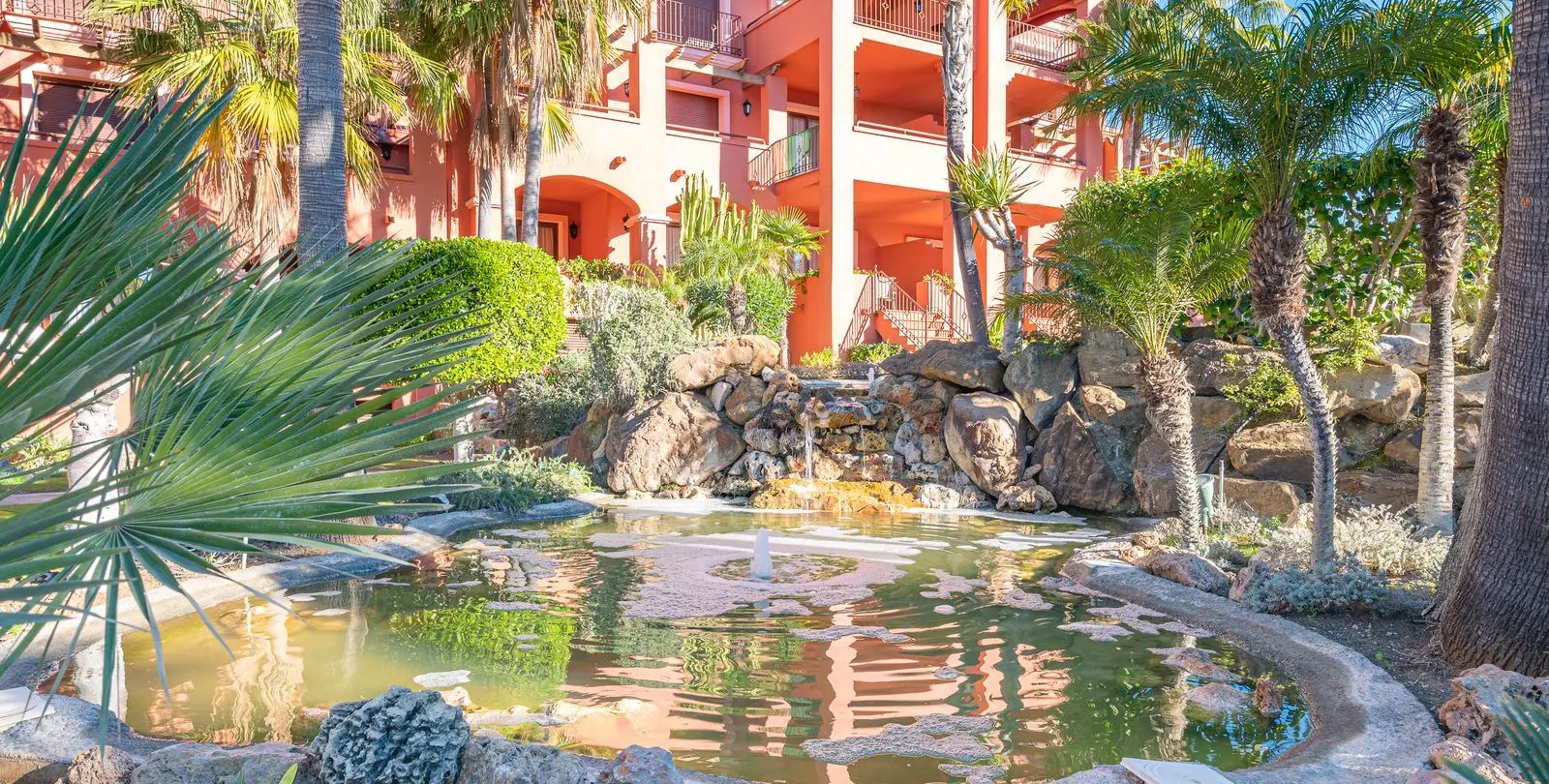Venta de ático dúplex en Nueva Andalucía 28