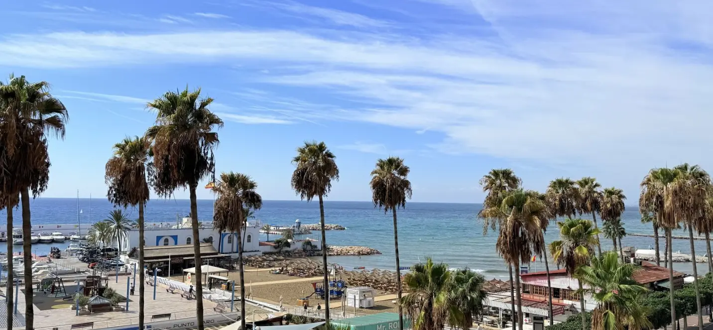 Продажа апартаментов на среднем этаже в Marbella 0
