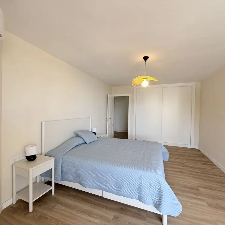Продажа апартаментов на среднем этаже в Marbella