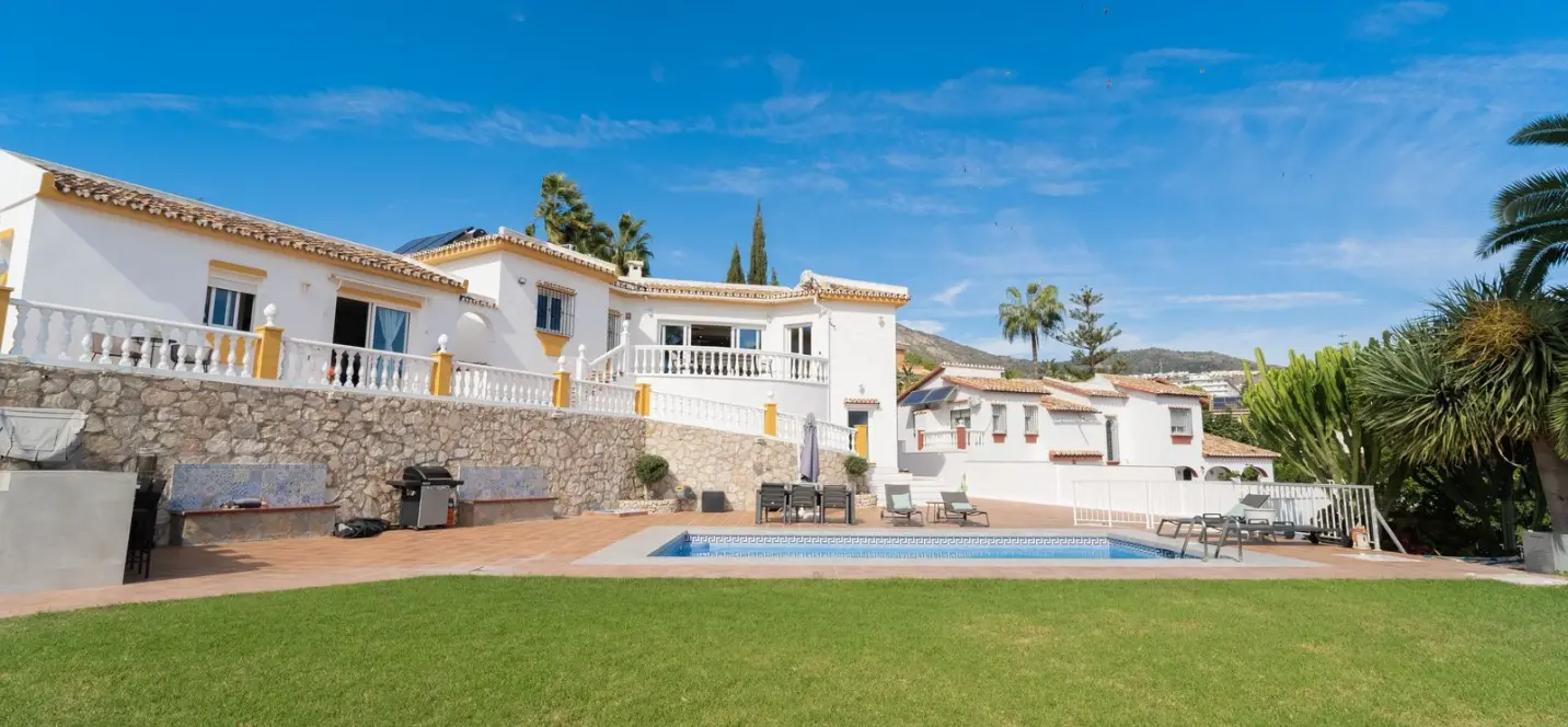 Продажа  отдельно стоящей виллы в Benalmadena Costa 0