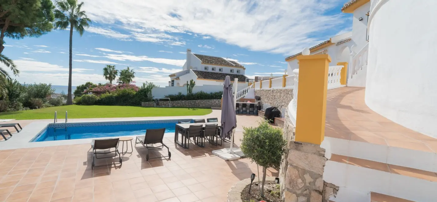Продажа  отдельно стоящей виллы в Benalmadena Costa 2