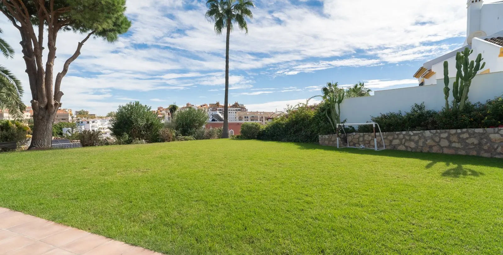 Продажа  отдельно стоящей виллы в Benalmadena Costa 4
