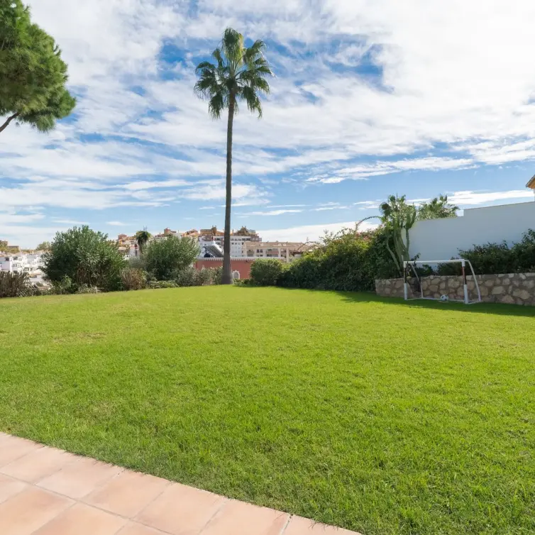 Продажа  отдельно стоящей виллы в Benalmadena Costa