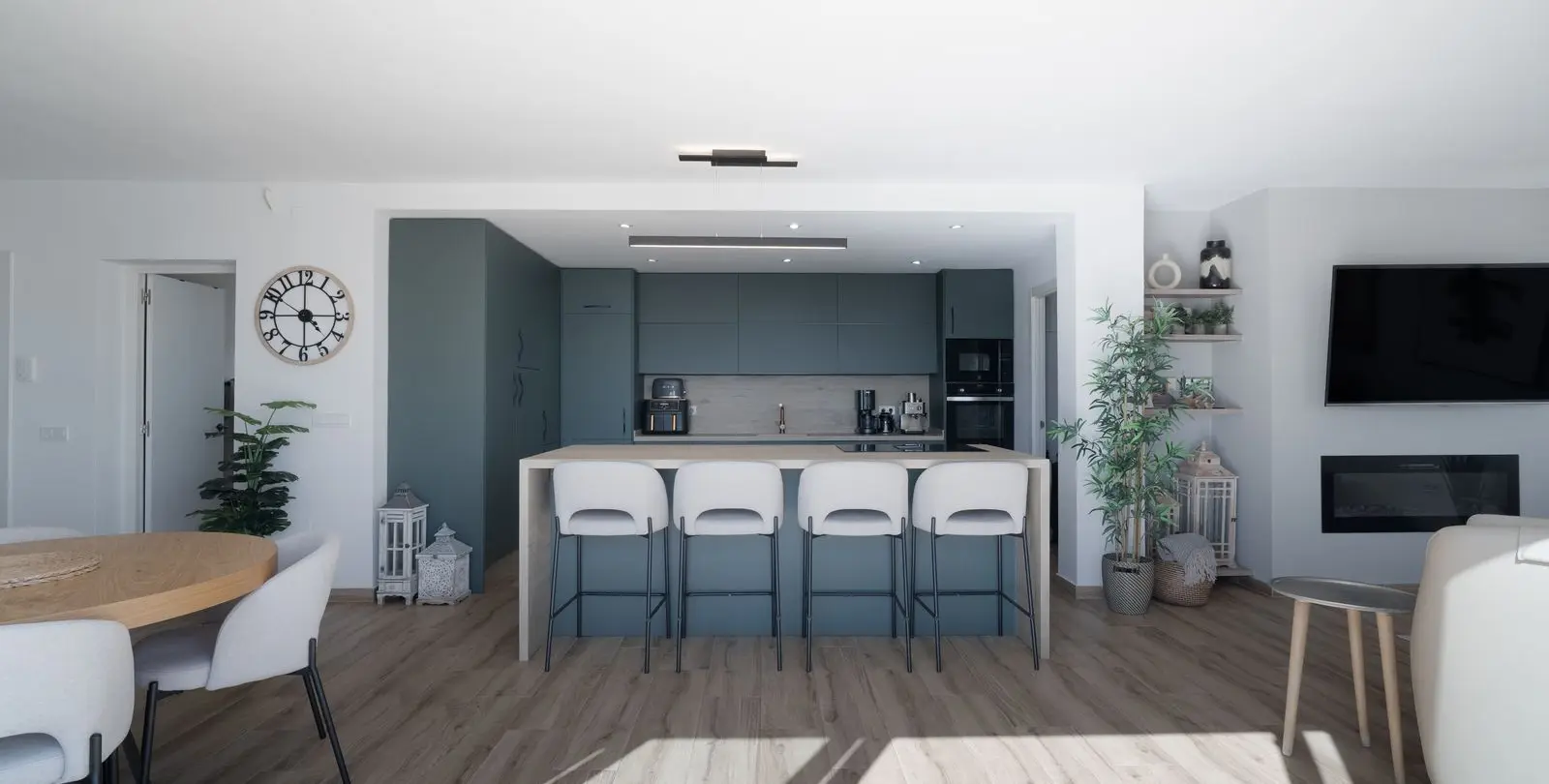 Продажа  отдельно стоящей виллы в Benalmadena Costa 13