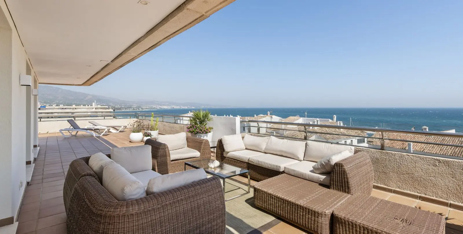 Продажа пентхауса в Puerto Banús 30