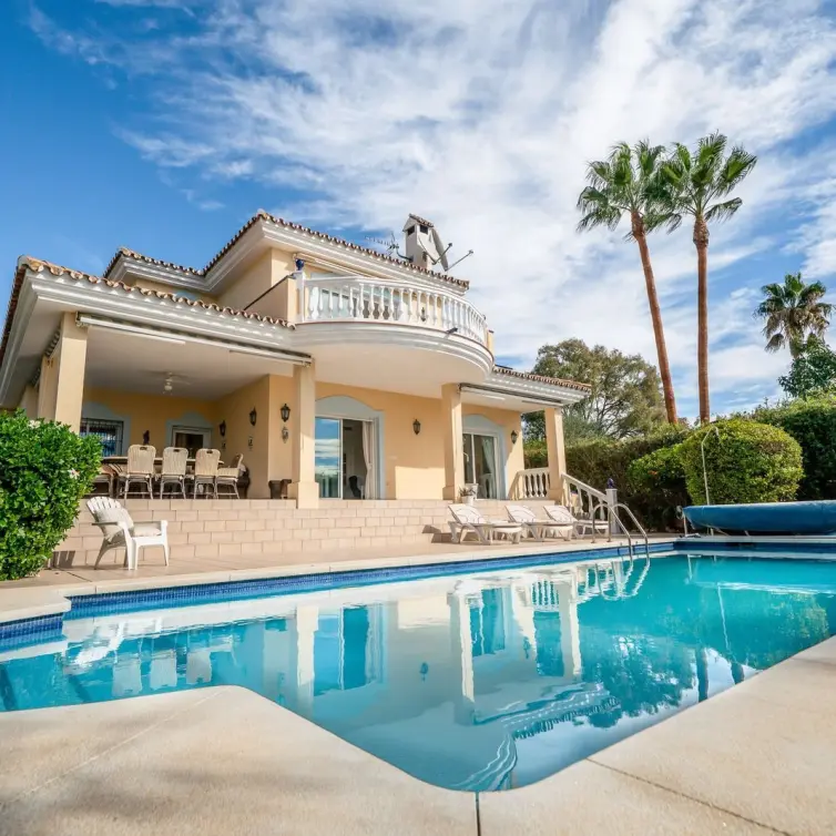Продажа  отдельно стоящей виллы в Benalmadena Costa