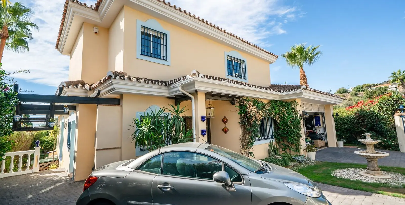 Продажа  отдельно стоящей виллы в Benalmadena Costa 2