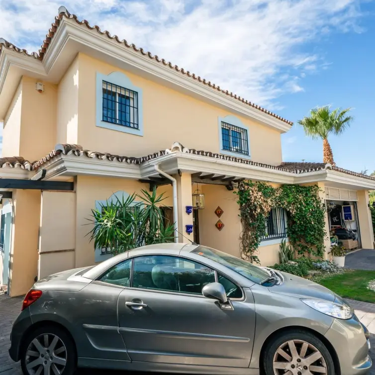 Продажа  отдельно стоящей виллы в Benalmadena Costa