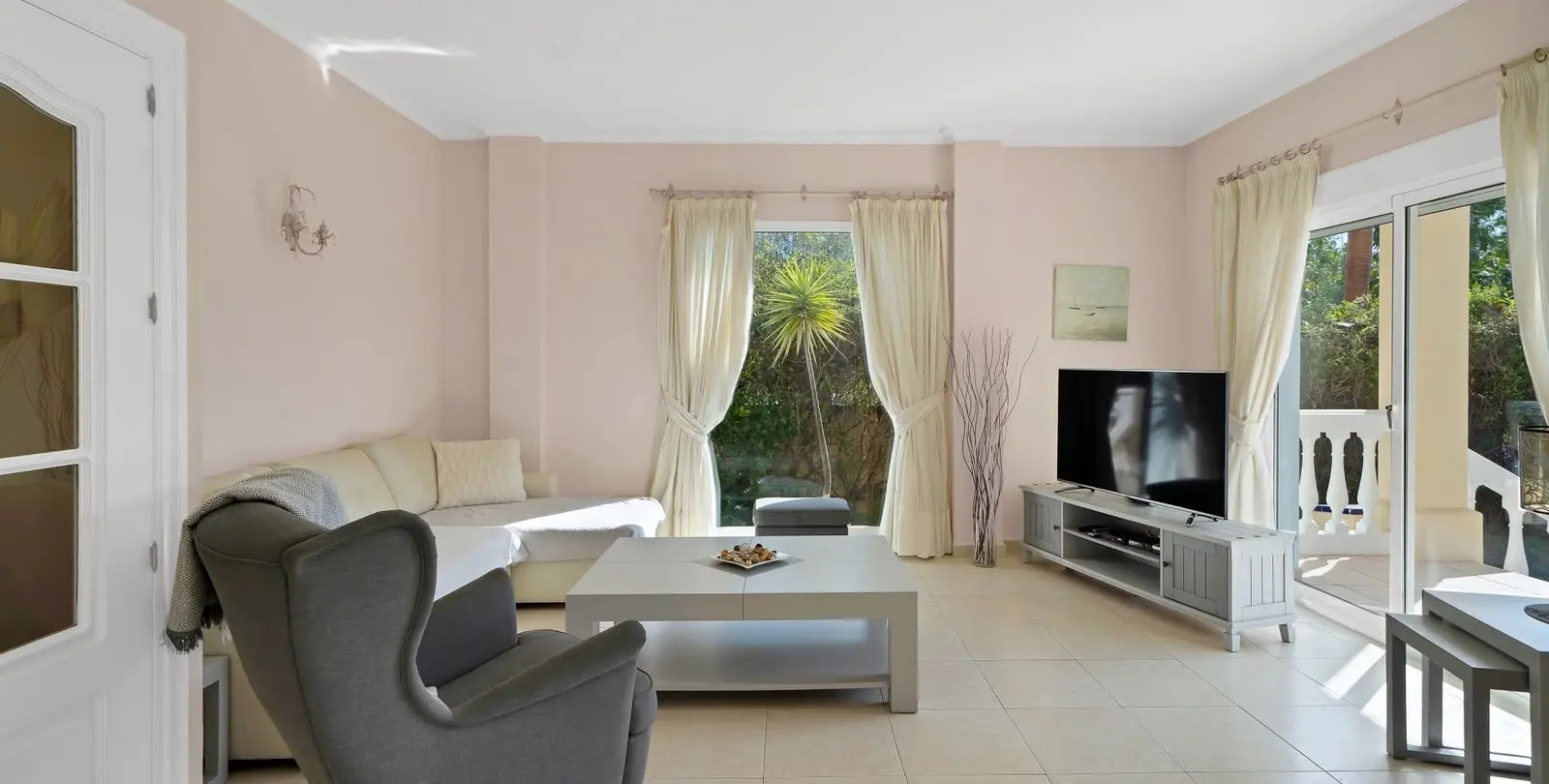 Продажа  отдельно стоящей виллы в Benalmadena Costa 8