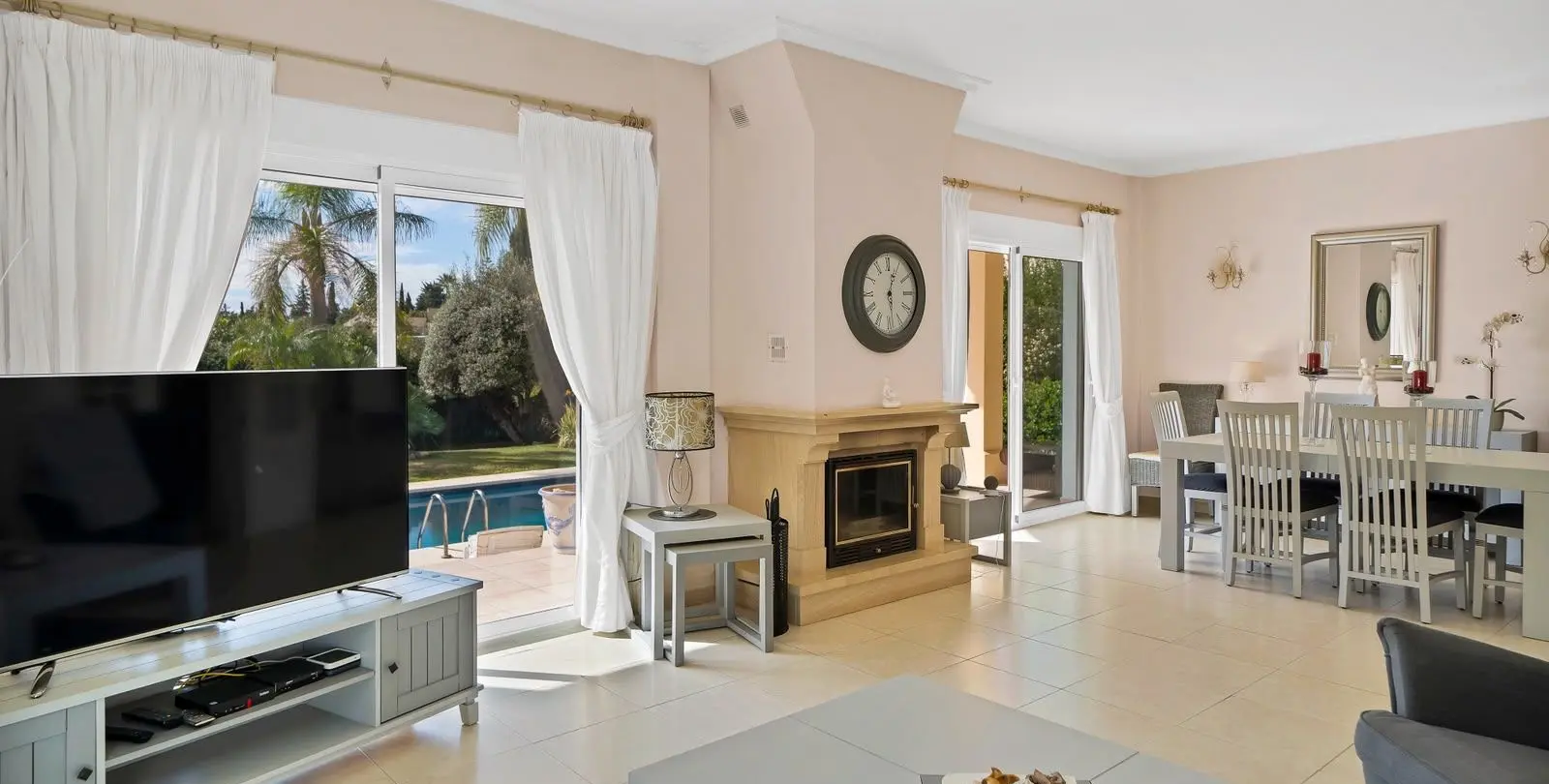Продажа  отдельно стоящей виллы в Benalmadena Costa 9