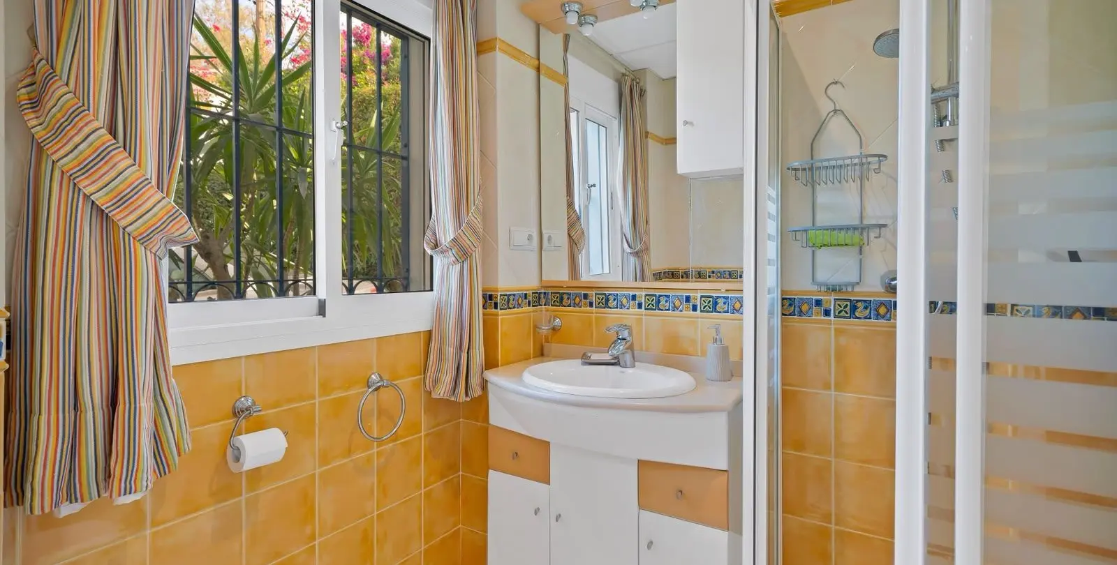 Продажа  отдельно стоящей виллы в Benalmadena Costa 21
