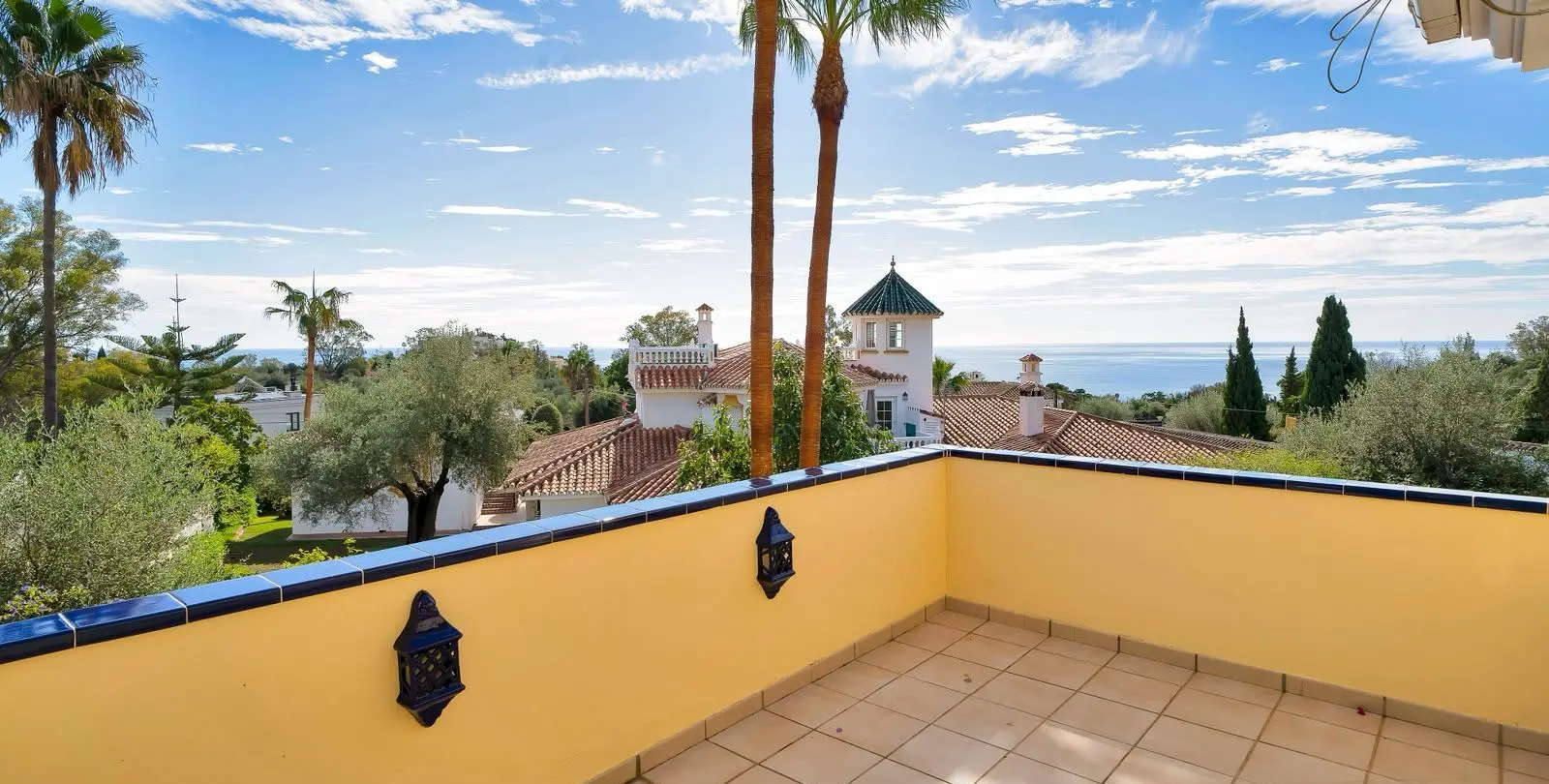 Продажа  отдельно стоящей виллы в Benalmadena Costa 32